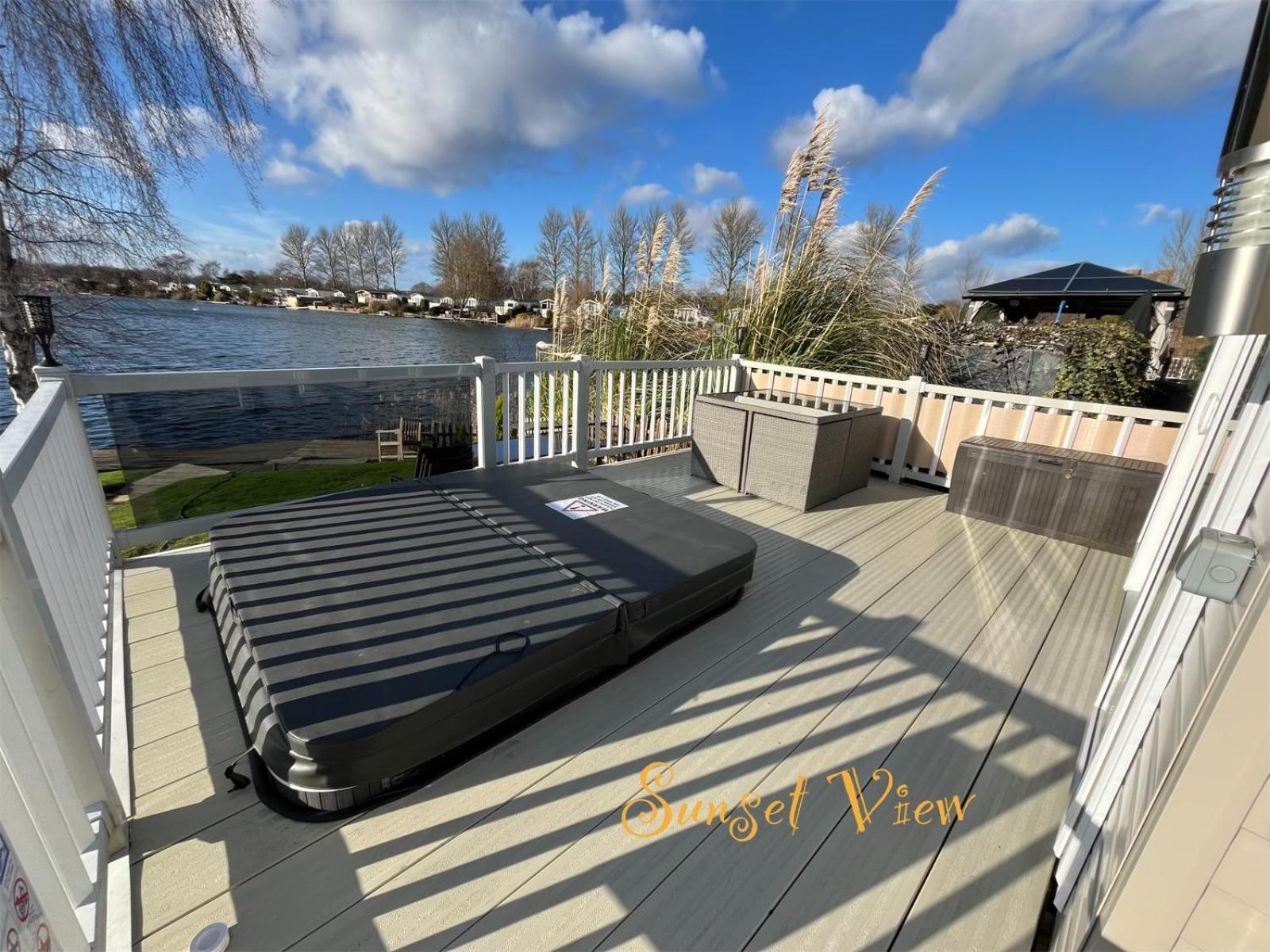 Tattershall Lakes Sunset View Caravan Lakeside, Hot Tub, Garden, Private Fishing Peg & Wifi Exterior photo