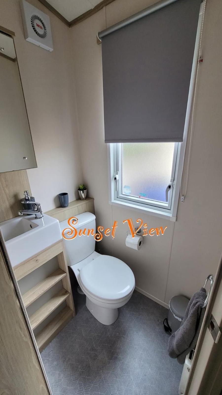 Tattershall Lakes Sunset View Caravan Lakeside, Hot Tub, Garden, Private Fishing Peg & Wifi Exterior photo