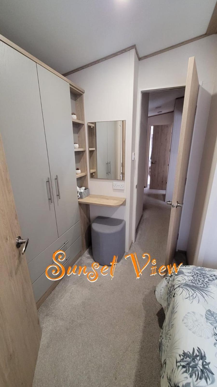 Tattershall Lakes Sunset View Caravan Lakeside, Hot Tub, Garden, Private Fishing Peg & Wifi Exterior photo