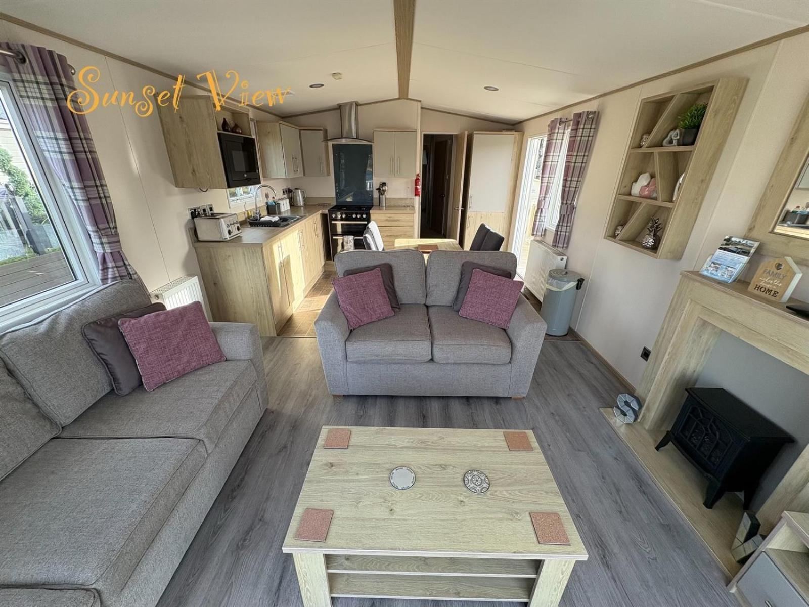 Tattershall Lakes Sunset View Caravan Lakeside, Hot Tub, Garden, Private Fishing Peg & Wifi Exterior photo